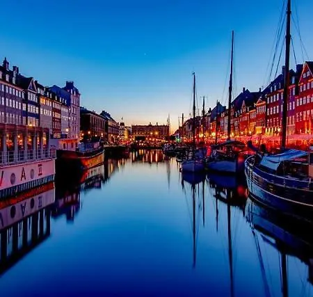 - Steps From Nyhavn & Near Tivoli