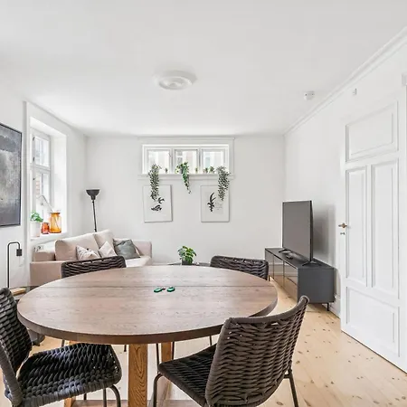 - Steps From Nyhavn & Near Tivoli