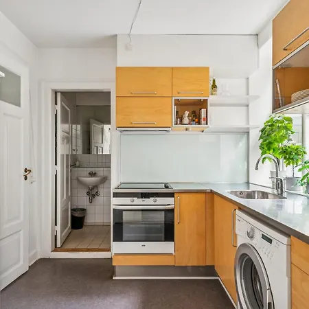 Daire - Steps From Nyhavn & Near Tivoli *
