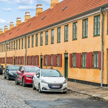 - Steps From Nyhavn & Near Tivoli Daire Kopenhag