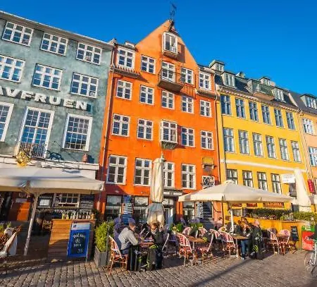 - Steps From Nyhavn & Near Tivoli