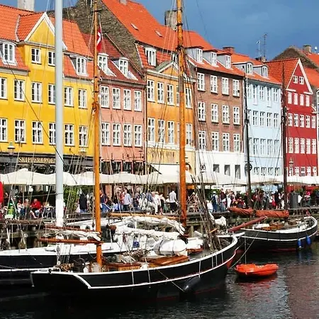 - Steps From Nyhavn & Near Tivoli *